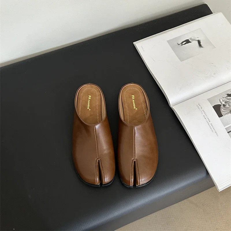 Женские туфли без застежки мягкие лоферы на плоской подошве с круглым носком