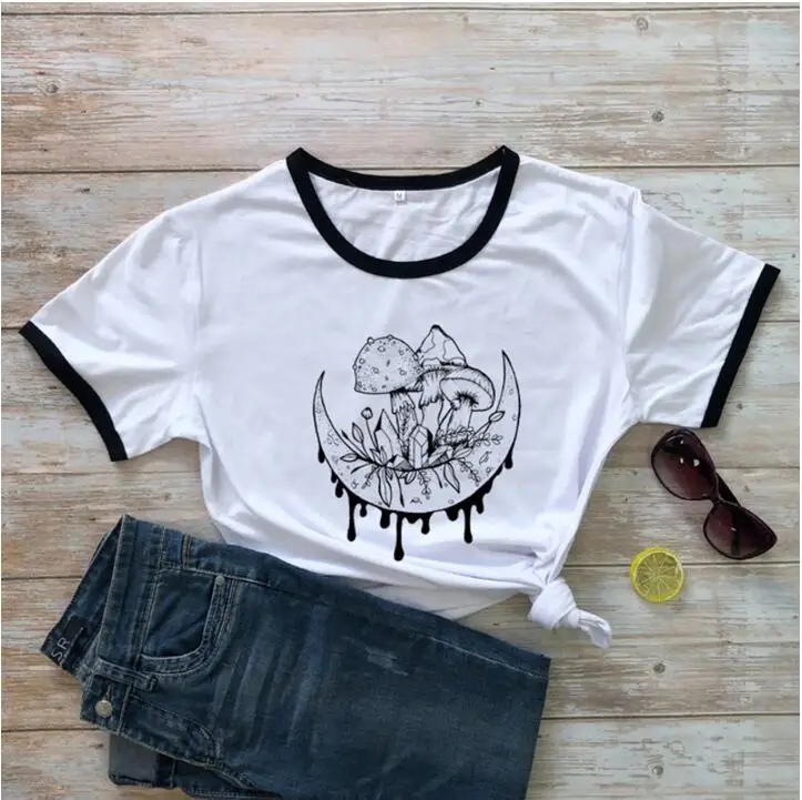 

Magic Mushrooms and Crystals on Moon T-shirt Women 90s Grunge Aesthetic Boho Witchy Hippie Tshirt Women Vintage Vegan Tops 2021