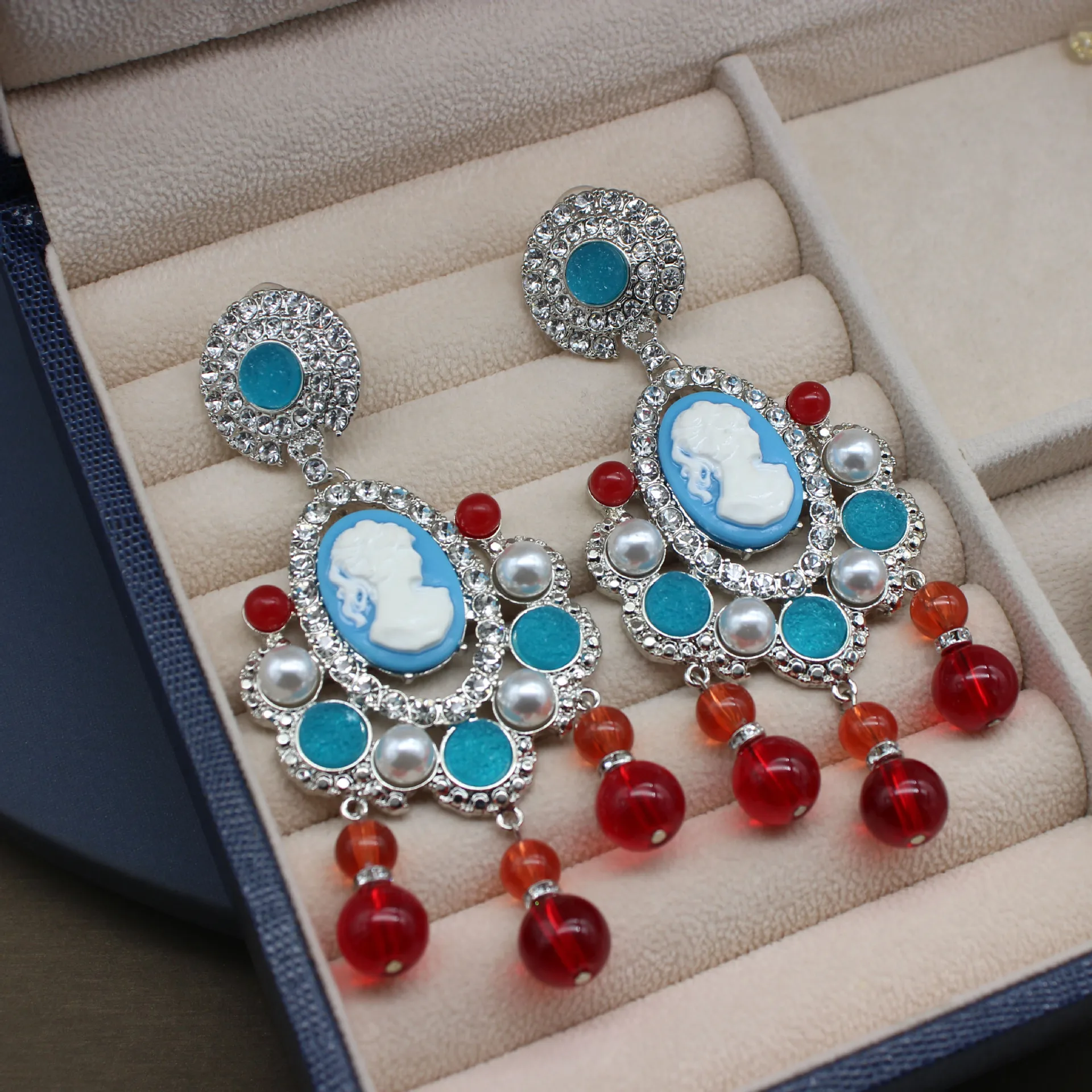 

European and American exaggerated medieval Vintage glazed ear clips without ear piercing court jewelry