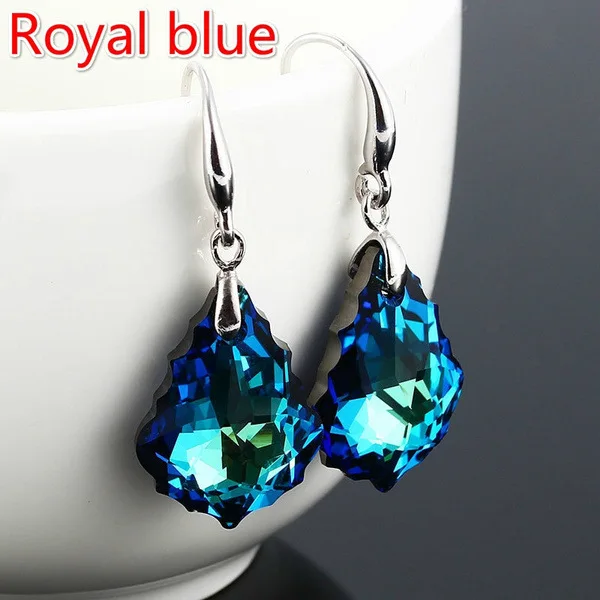 

New European and American Fashion Baroque Leaf Pendant Earrings Female Austrian Crystal Tourmaline Maple Leaf Earrings