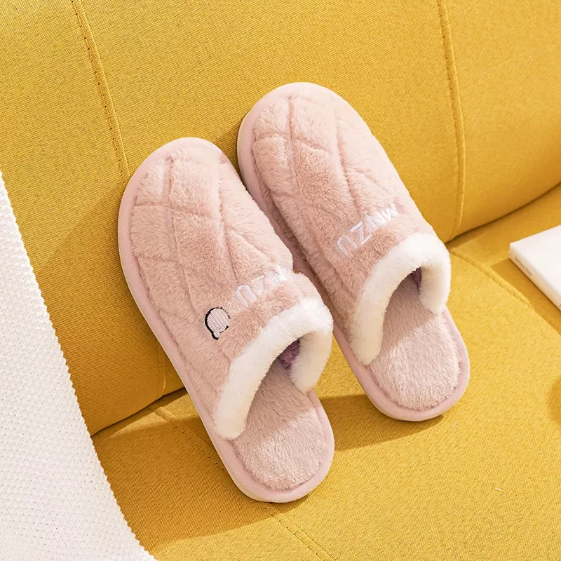 

2023New Home Winter Cute Soft Fluffy Plush Slippers Women Bedroom Cotton Slides Warm Fur Non-slip Couple Love Indoor House Shoes