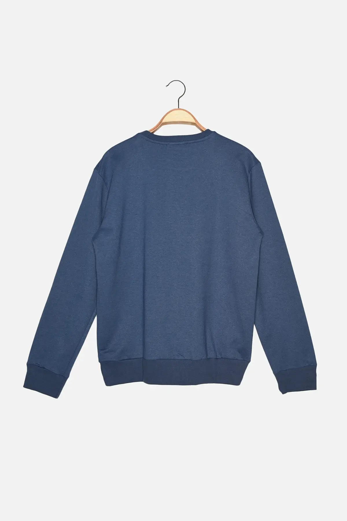 

Trendyol Men 'S Regular Fit Cycling Neck Sweatshirt TMNAW22SW0363