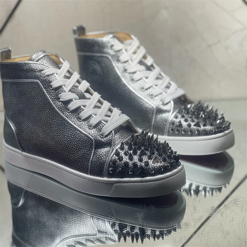 

Men's New Fashion Master Design Spring And Autumn Black Spikes High Tops Women's Leather Star Luxury Brand Sports Flats Red Sole