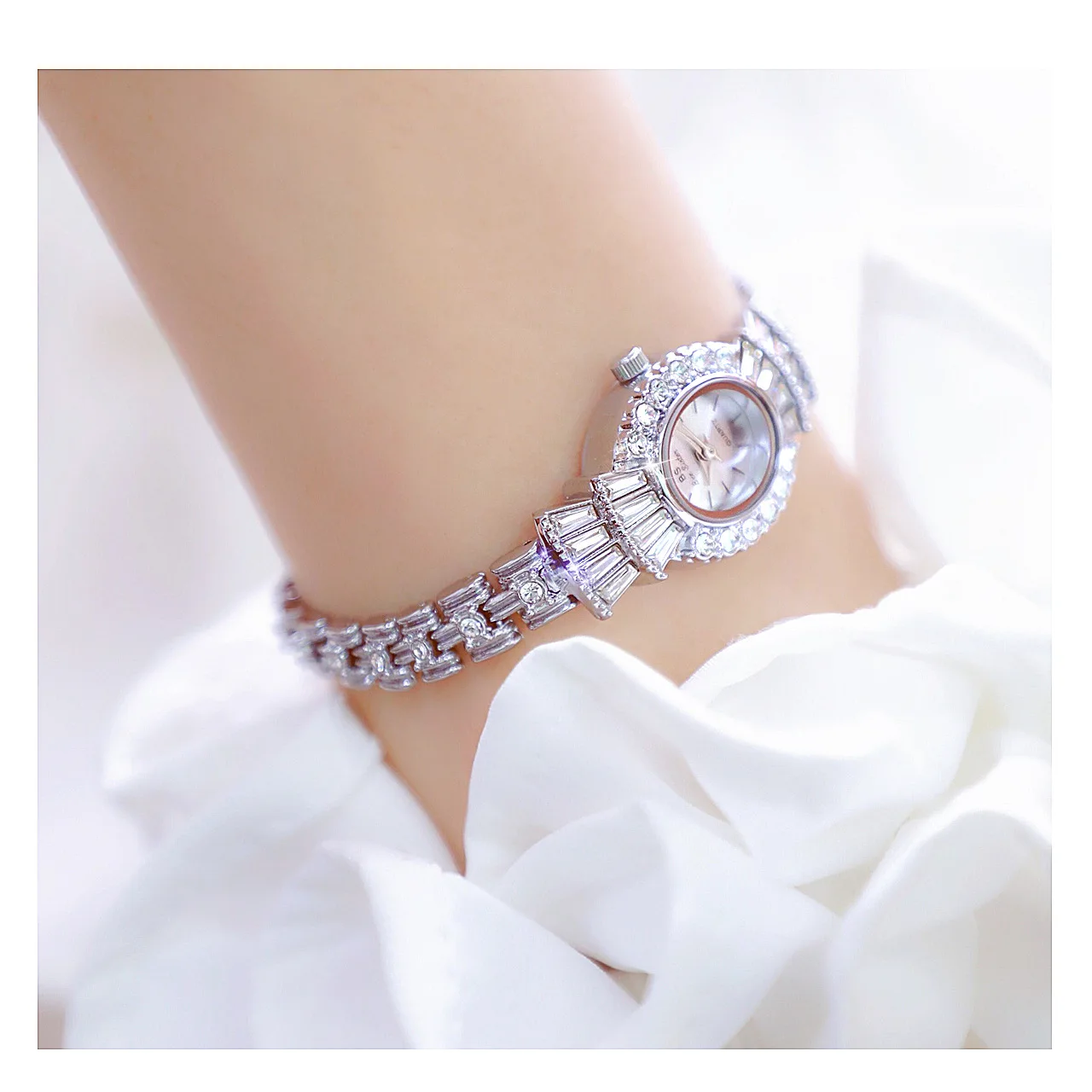 New Women Watches Diamond Bracelet Watch For Ladies Brand Luxury Female Wrist Watch Quartz Waterproof Clock Gifts Montre Femme