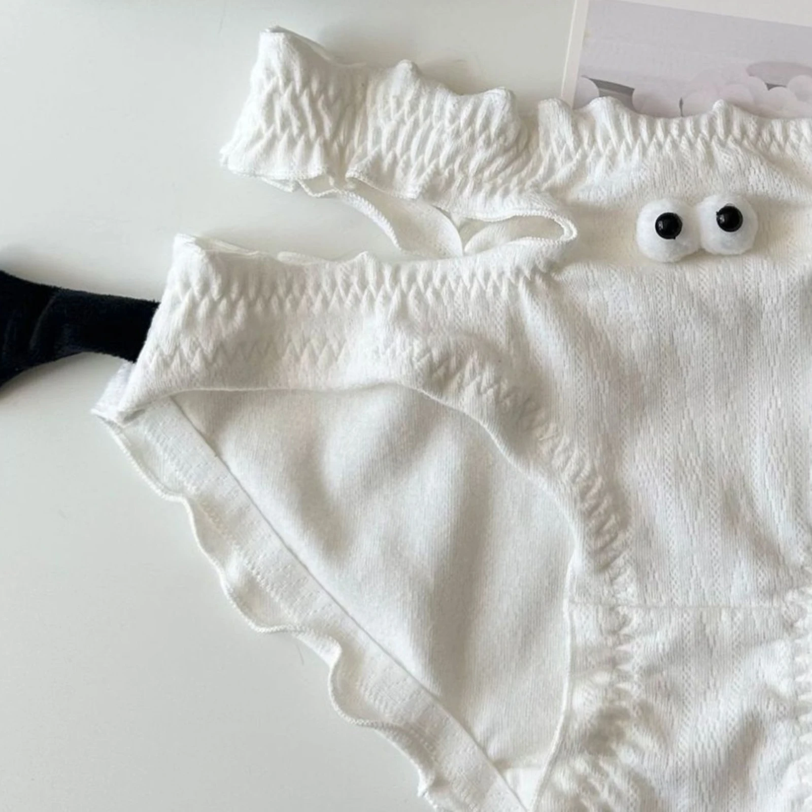 Парные женские трусики с магнитной присоской