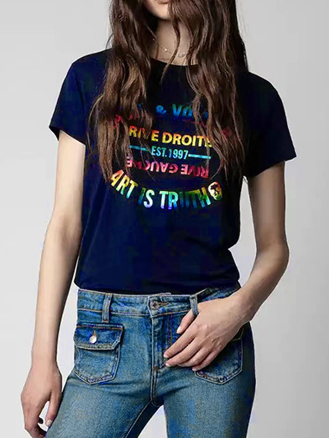 

Женская футболка с коротким рукавом, круглым вырезом и надписью