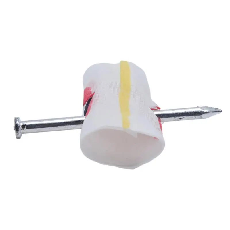 

Игрушка-гвоздь с пальцами для Хэллоуина