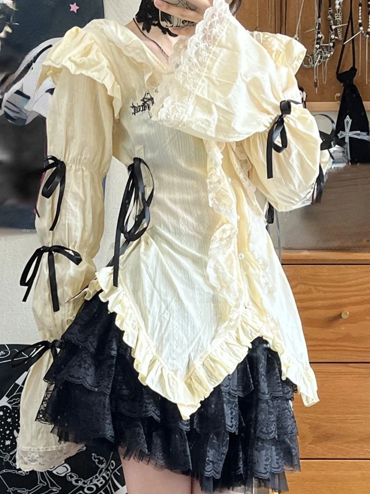 Женская плиссированная блузка с длинным рукавом квадратным вырезом и оборками