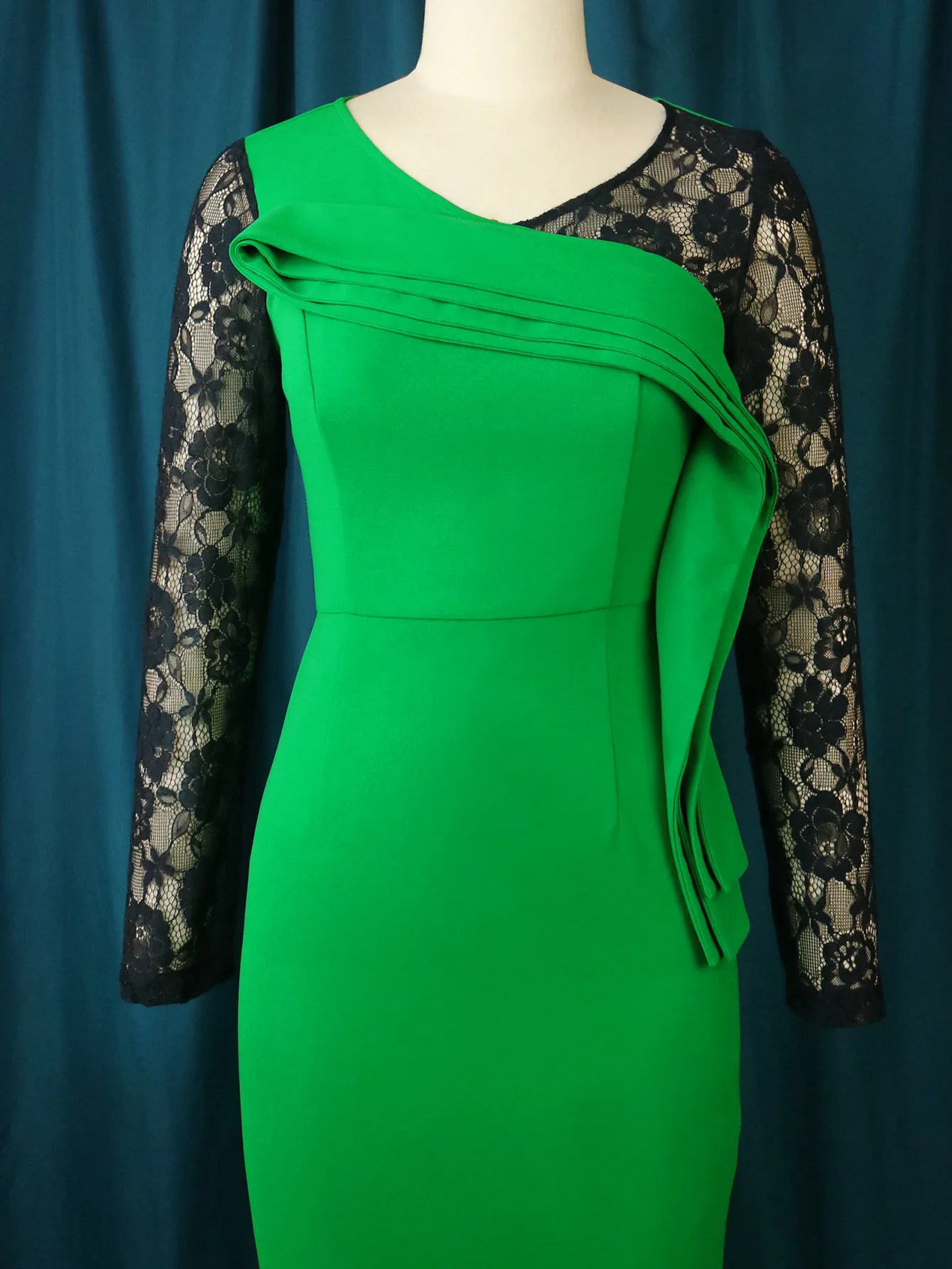 Рисунок 4 - Женское длинное вечернее платье