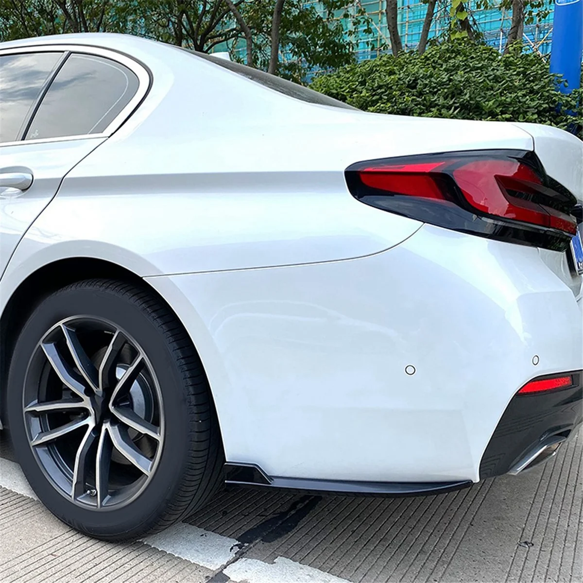 Яркий черный задний бампер угловой диффузор сплиттер спойлер защита для BMW-5