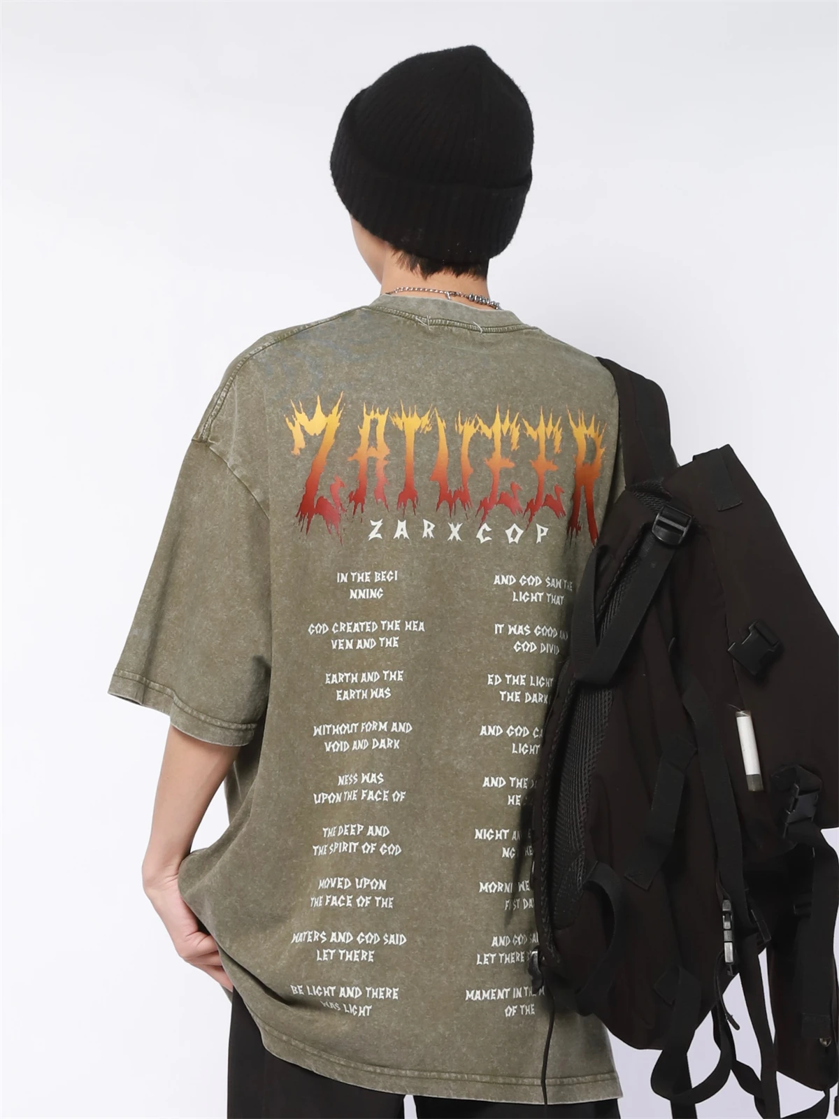 Женская и мужская футболка с коротким рукавом круглым вырезом