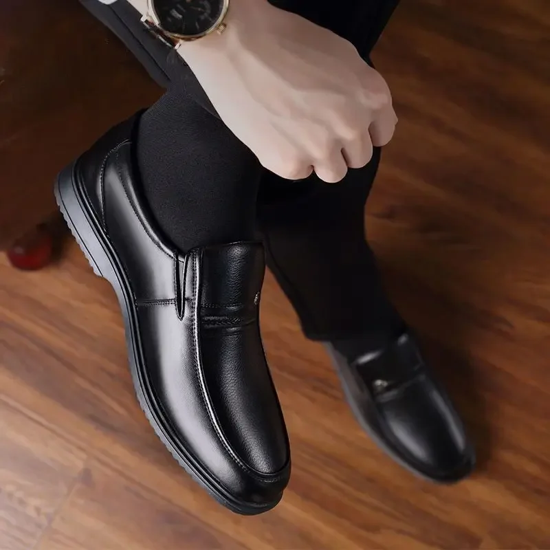 Мягкая деловая кожаная обувь для мужчин мужская повседневная с круглым носком
