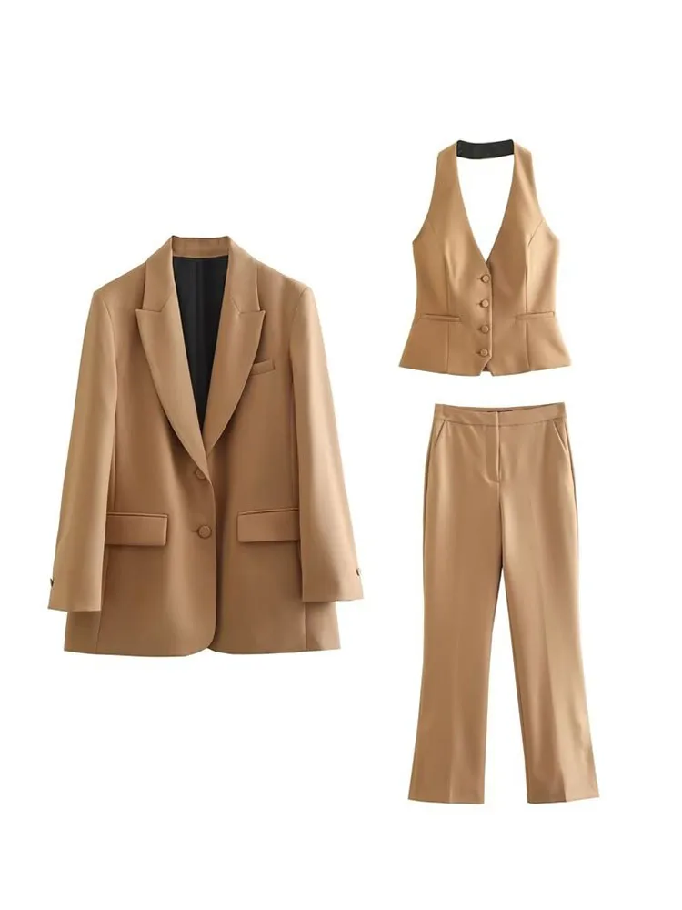 

Женский блейзер на пуговицах с длинным рукавом