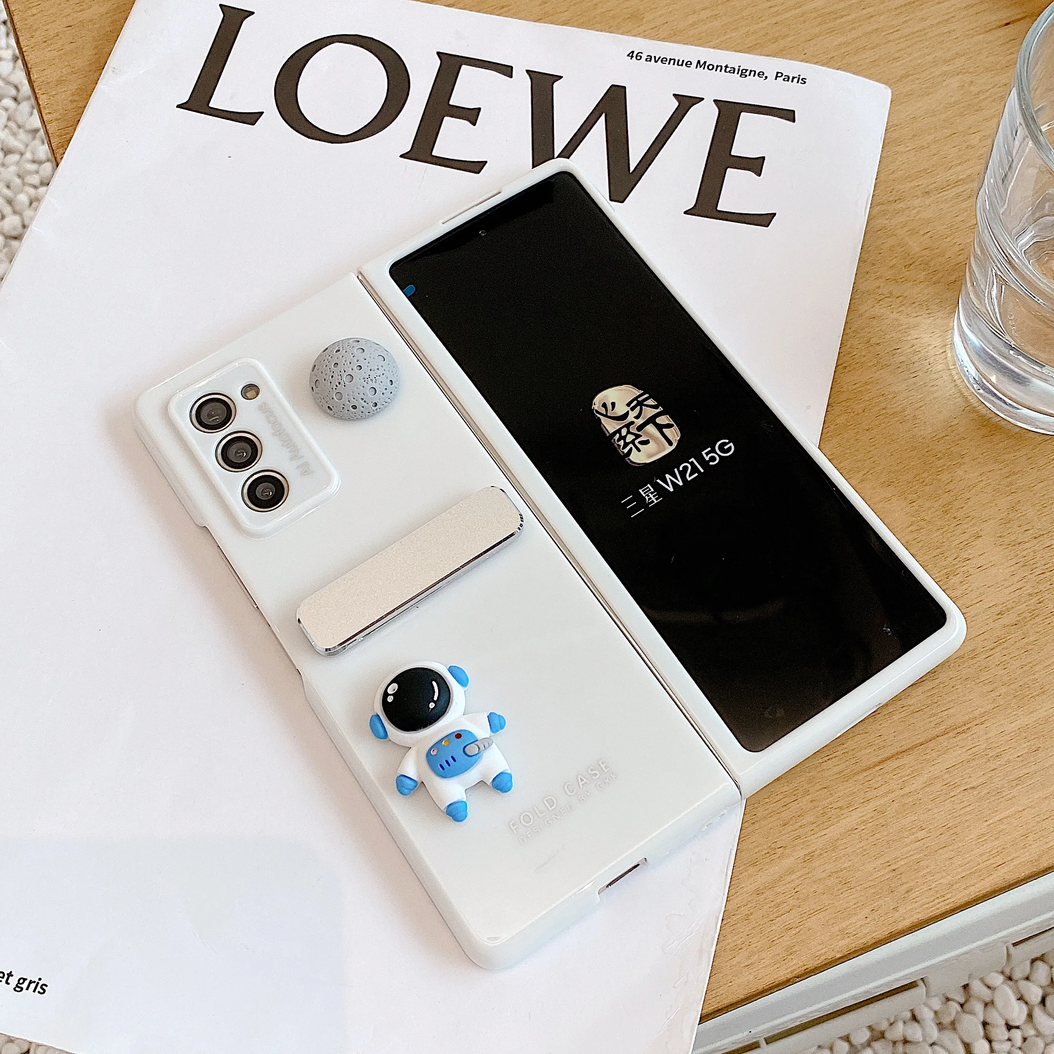 

Металлический складной держатель для телефона в виде астронавта, чехол для Samsung Galaxy Z, складной, 3 дюйма, подставка в виде Луны, пианино, краск...