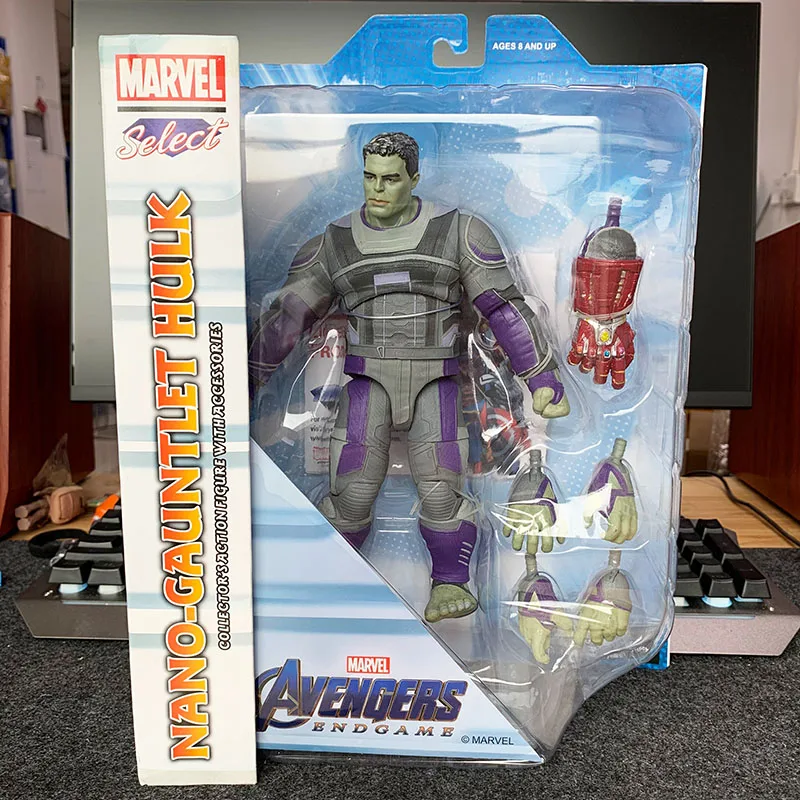 Diamond Select Dst  Toys Collectible Doll
