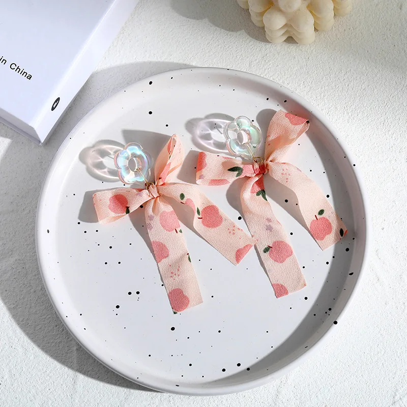 

Cute Pink Bow Drop Earrings for Women Temperament Peach Print Fabric Pendant Earrings Jewelry New Fashion