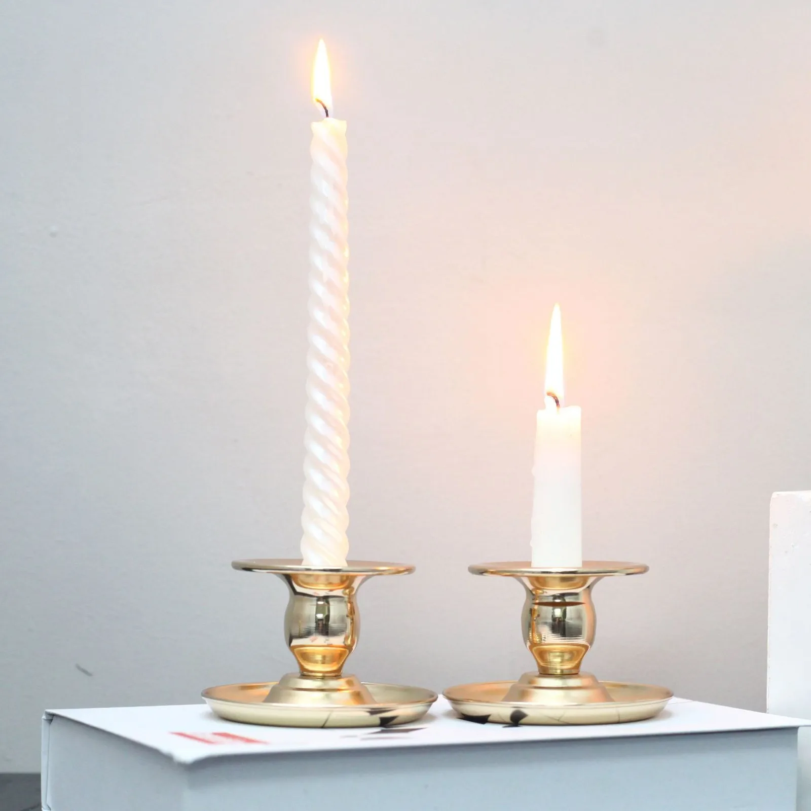

2pcs/set Plastic Candle Holder Candle Base Candlestick Taper Holder Gold For Home Wedding Party Christmas Decoration