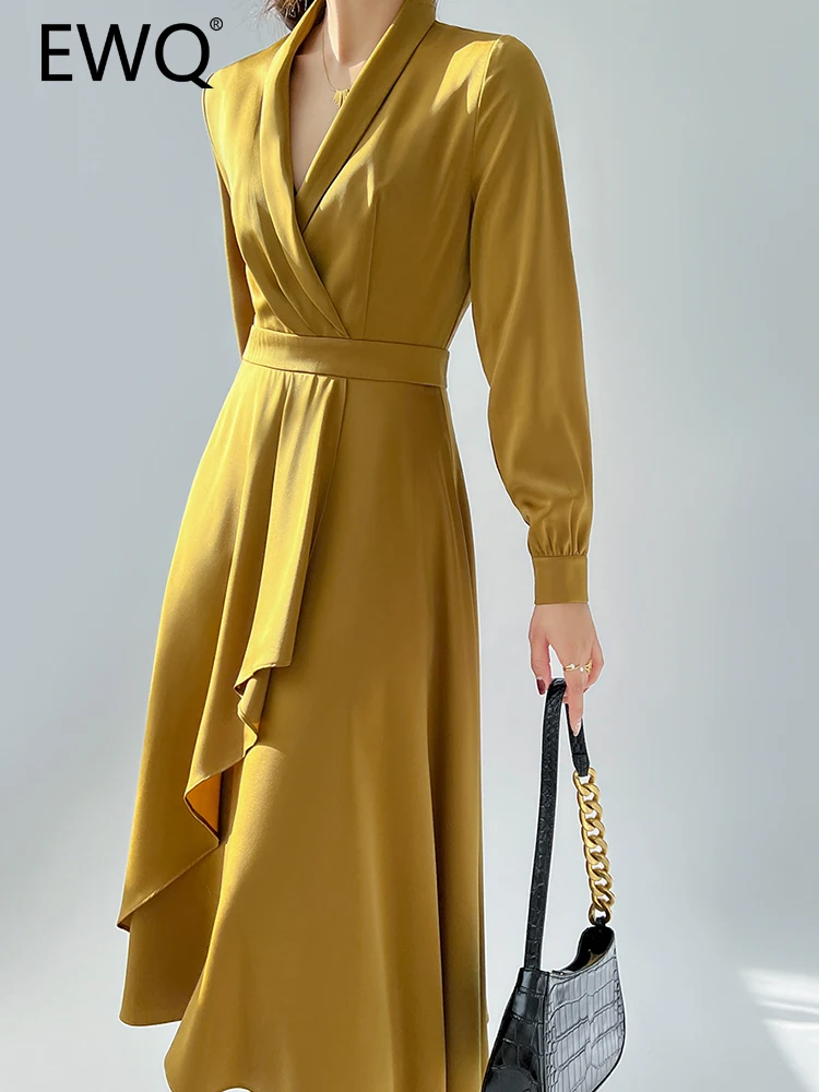 

Элегантное Атласное длинное платье EWQ с V-образным вырезом, приталенное платье с присборенной талией, новинка 2023, весенняя одежда для женщин ...