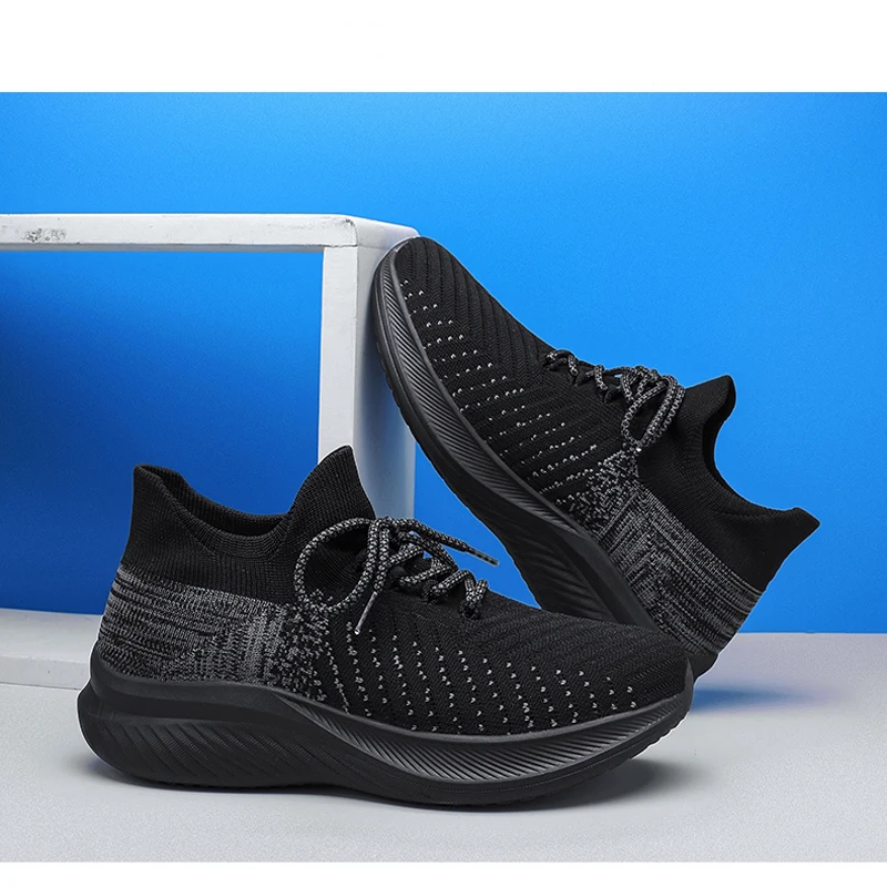 Outdoor Sport Shoes Men Anti-skid Rock Climbing Mountain Trekking Hiking Shoes Sneakers For Men 2022 New Quick Dry Wading Shoes