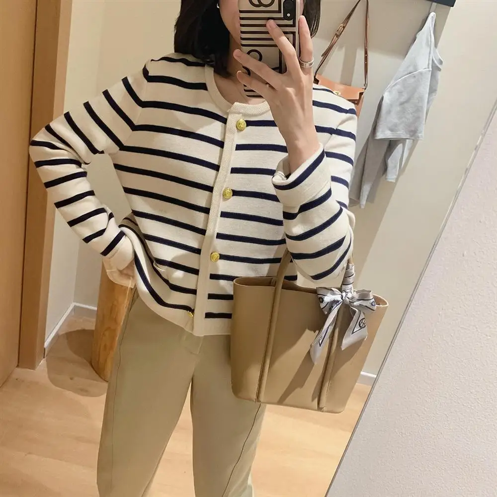 

Женский трикотажный кардиган с круглым вырезом, длинным рукавом