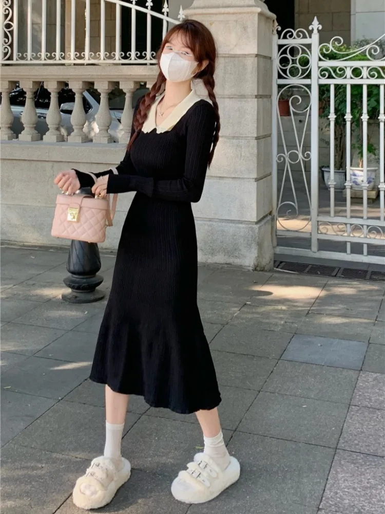 Женское трикотажное платье с длинным рукавом облегающее черное и