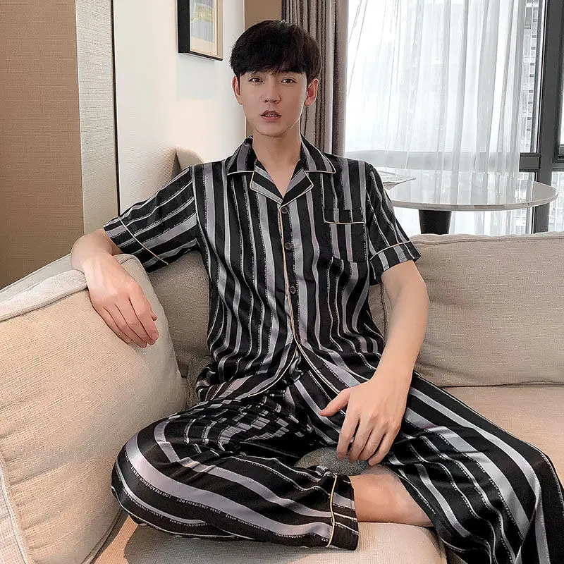 

Пижама Мужская короткая с длинным топом и принтом на поясе