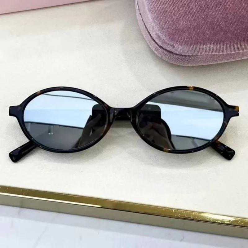 2024 летние новые женские модели MIU маленькие эллиптические очки для чтения модный