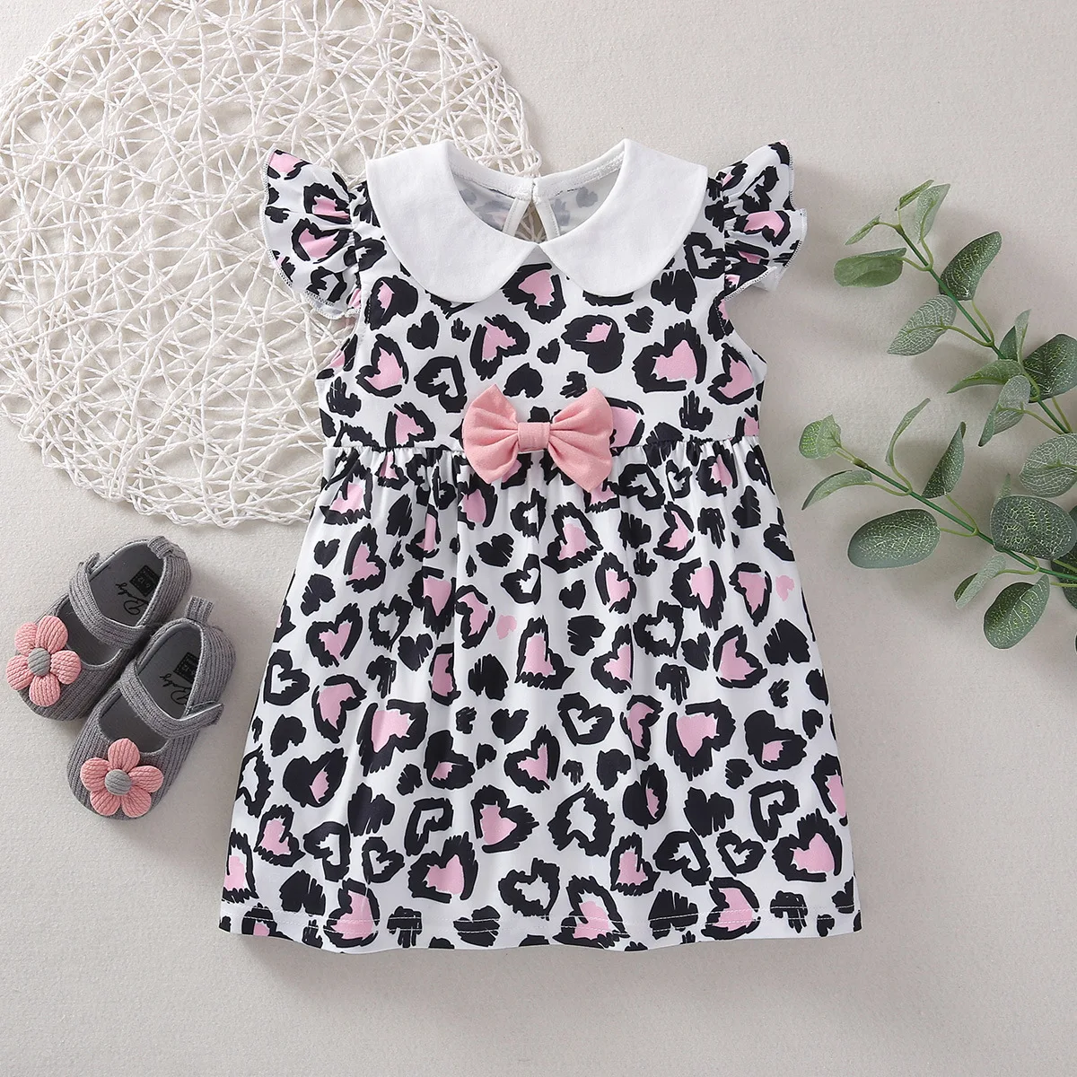 

Одежда для маленьких девочек, платья-майки для новорожденных, платье принцессы с леопардовым принтом и летающим рукавом и бантом, милая оде...