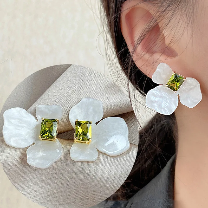 

Korean Style Flower Earrings For Women Big Acrylic Stud Earrings Engagement Wedding Jewelry Gift Brincos