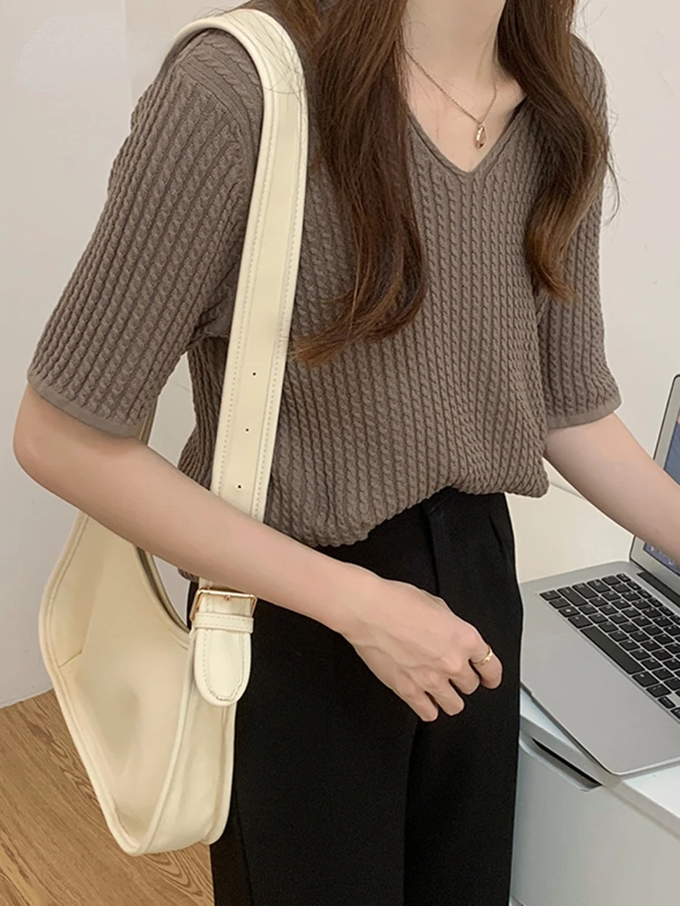 

Dinboa-knitted t Shirt Women 2022 New Summer Knitwear V-neck Solid Color Fashion Basic T-shirts Apricot Coffee Green Top Female