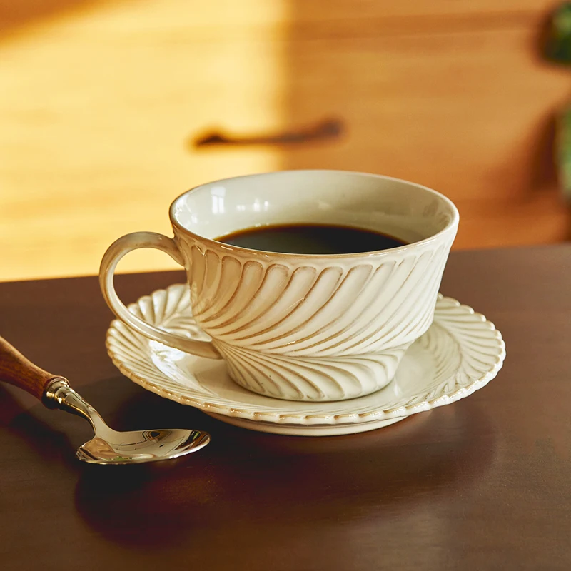 

Vintage Relief Flower Ceramic Coffee Mug Home Office Mugs With Saucer Breakfast Milk Juice Tea Handle Cup Gift Microwave Oven