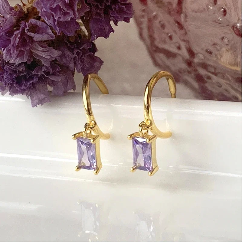 Рисунок 6 - Женские серьги-гвоздики из серебра