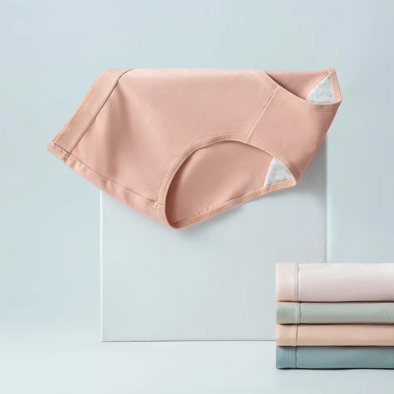 Светлые женские трусики трусы из чесаного хлопка со средней талией однотонное