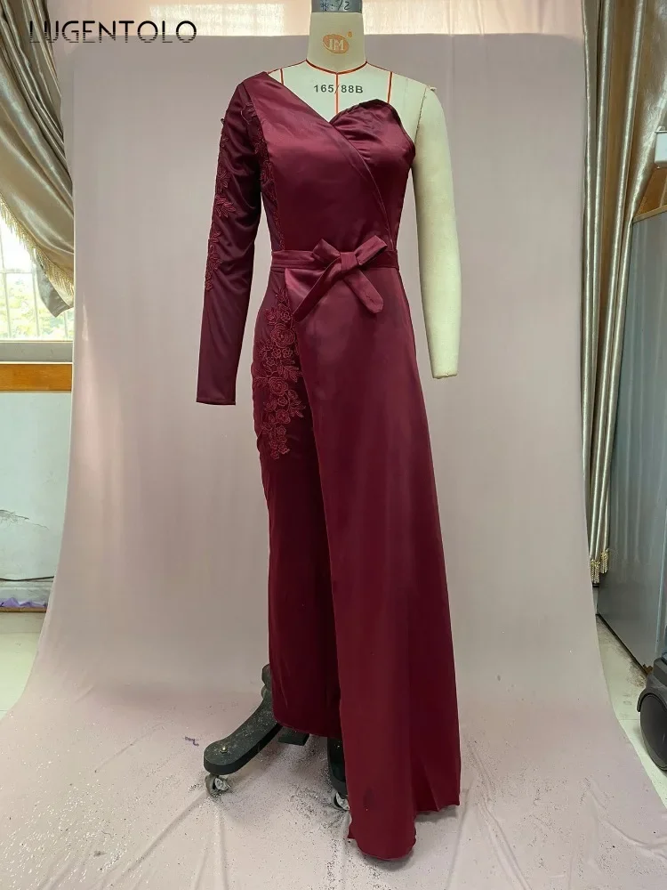 Женское пикантное платье облегающее коктейльное на одно плечо с аппликацией