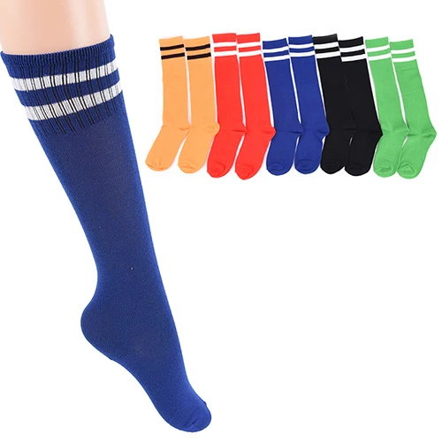 Купи 1 Pair football socks long tube moisture absorption anti-skid sports socks children 's soccer socks striped knees knee stockings за 176 рублей в магазине AliExpress