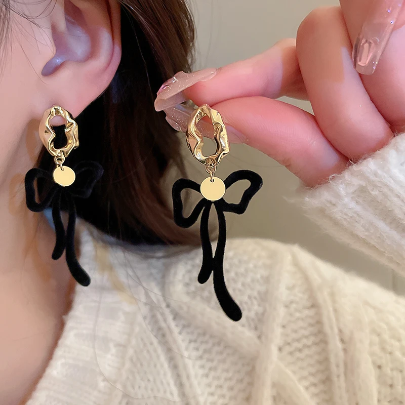 

New in Winter Flower Bow Drop Earrings for Women Classic Flocking Imitation Pearl Dangle Earrings Piercing Aesthetic Accessories