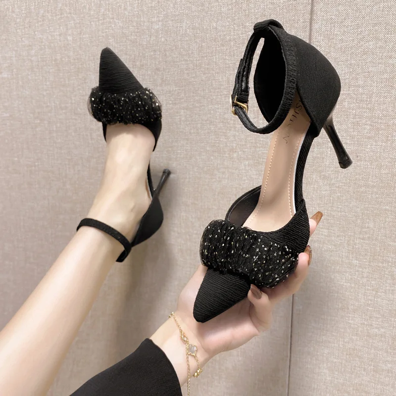 

Новинка лета 2023, женские сандалии на шпильке, с острым носком, с Баотоу, модные простые корейские туфли на высоком каблуке