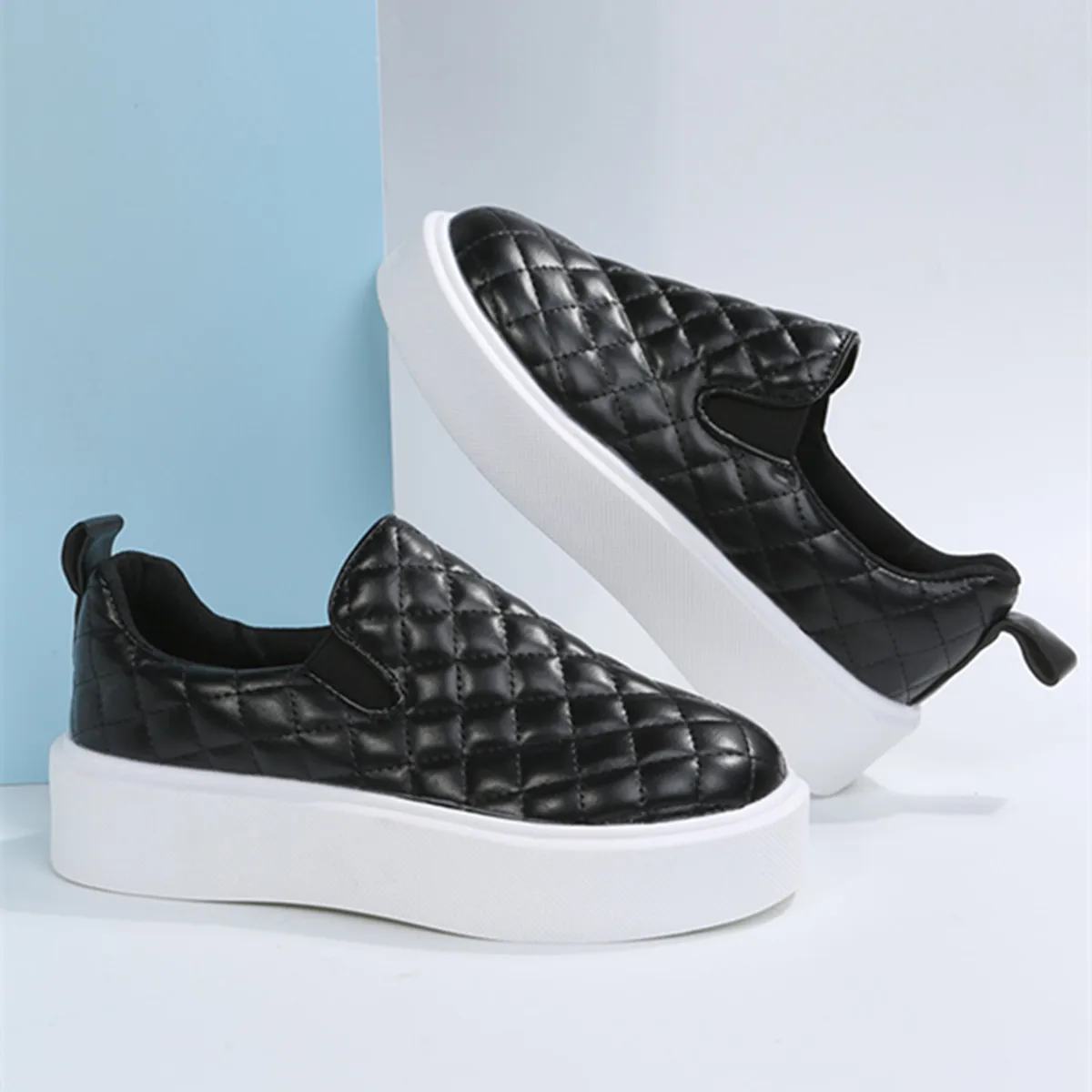 

Новые модные повседневные маленькие белые туфли на толстой подошве однотонные сопутствующие туфли Love большого размера спортивные женские ...