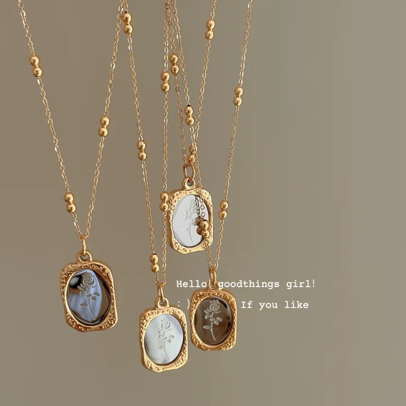 

Vintage Embossed Rose Titanium Steel Pendant Necklace Female Senior Design Sense Niche Collarbone Chain Sweater Chain New