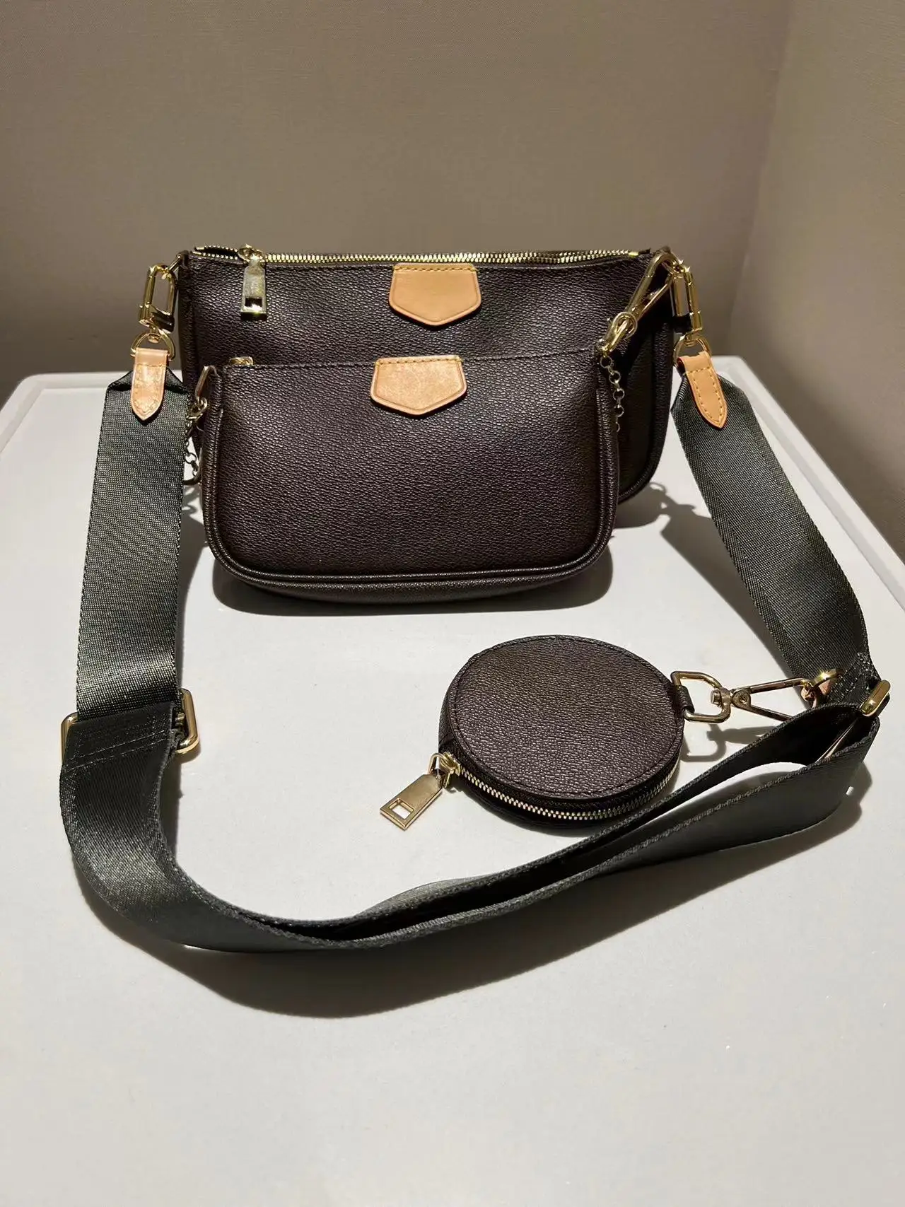 

Popular small bag 2023 women's fashion MISANGE KOURA brand handbag high quality messenger bag chain bag Black shoulder bag 12