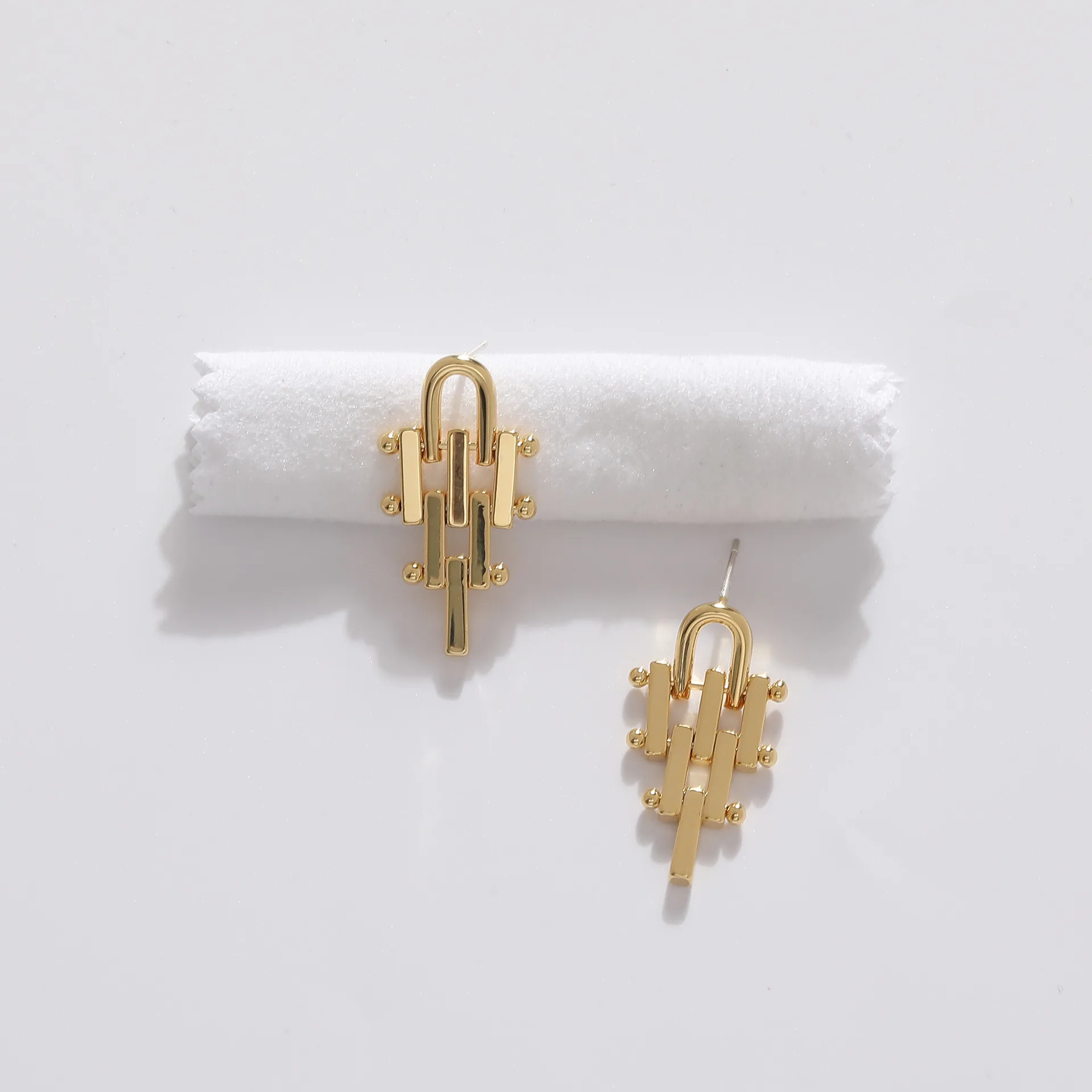 

Новинка 2022, модные серьги-подвески для женщин и девушек, Простые Модные полые серьги-подвески, ювелирные изделия, аксессуары