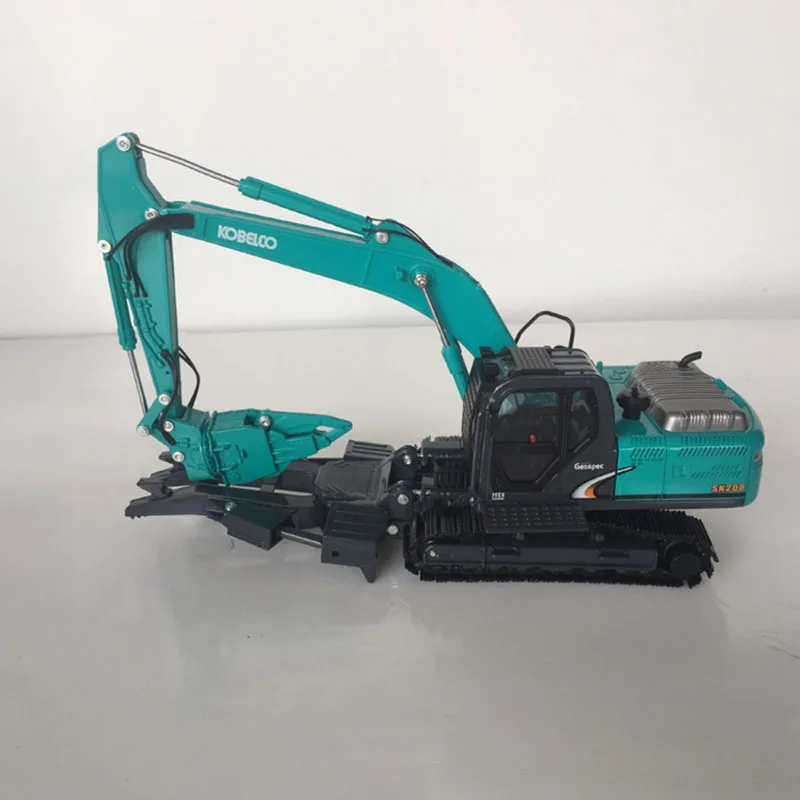 Многофункциональная машина для разборки автомобилей KOBELCO SK200 Super 8 в масштабе 1:43