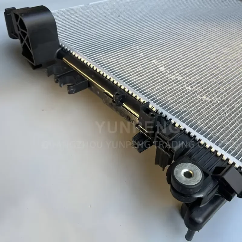 Фото Новый радиатор охлаждения двигателя 68314786AC для Jeep Wrangler 2.0L 2018-2024 №5