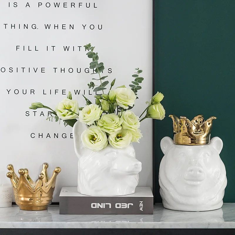 

Nordic style golden crown garden dog dog head ceramic animal saving storage tank ornaments light luxury living room decoration