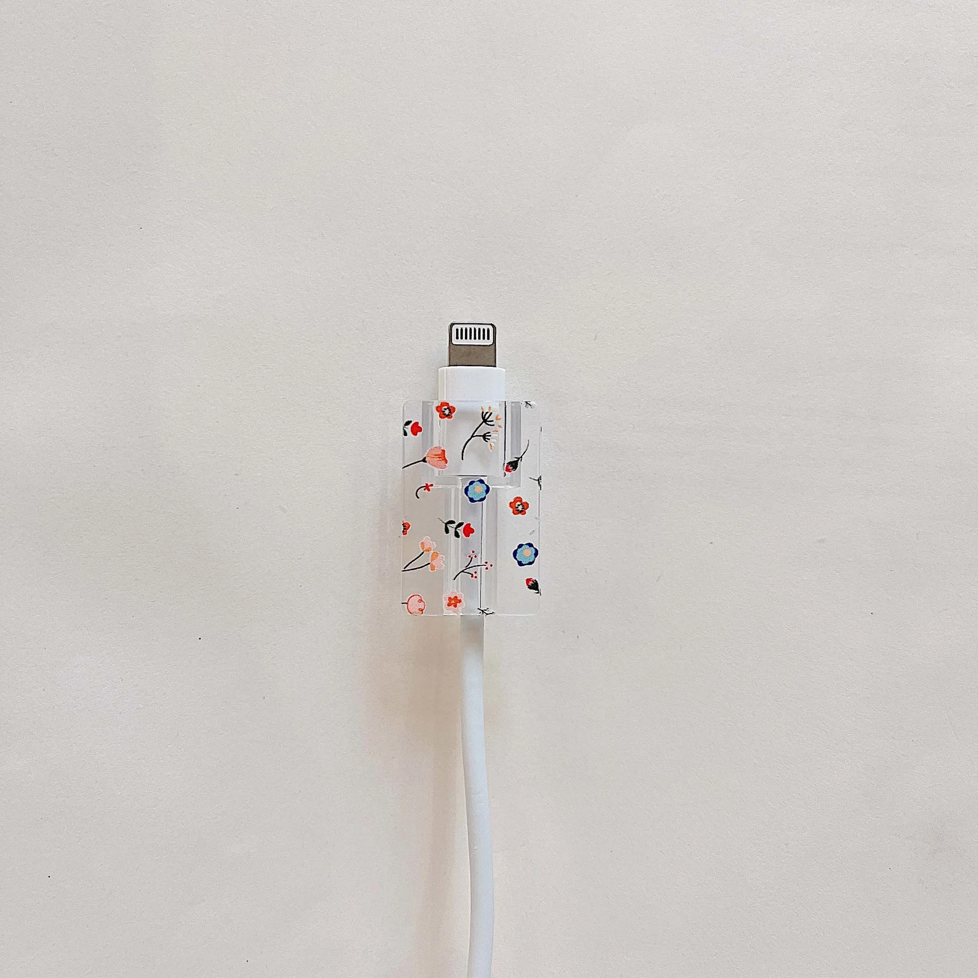 Цветной цветочный USB-кабель в комплекте мультяшный INS-кабель для передачи данных