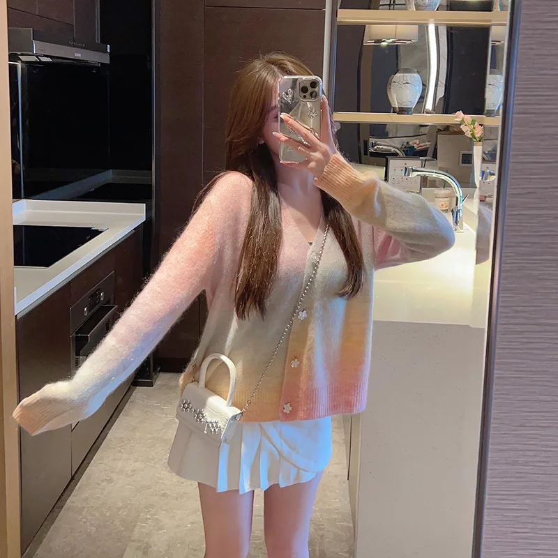 Женский трикотажный кардиган с V-образным вырезом и длинным рукавом