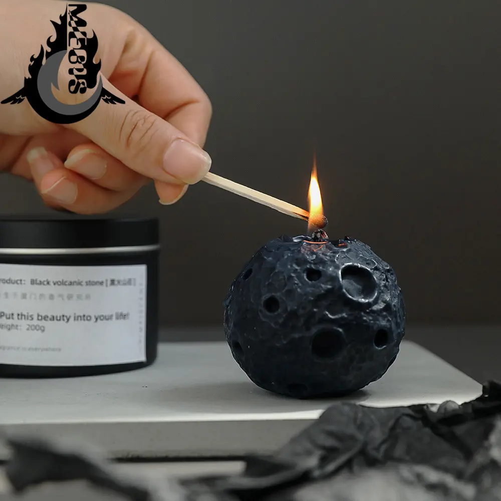 

Wholesale Moon Handmade BLACK Candle Fragrance Scented Candles Creative Home Bedroom Decorations Gift Souvenir Art Ornament