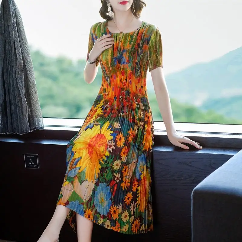 

Casual dress 2022 new summer temperament showing white covering flesh and showing thin foreign floral chiffon pleated skirt