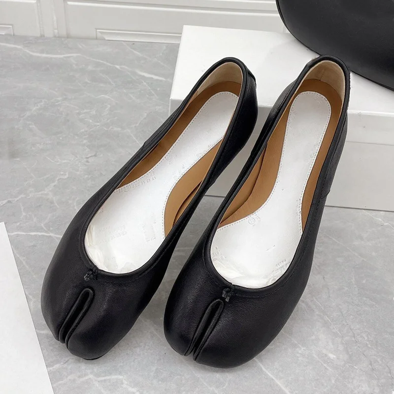 

new sheepskin split toe single shoes women's leather flat bottom pig's hoof grandma shoes shallow mouth ballet Lefu shoes