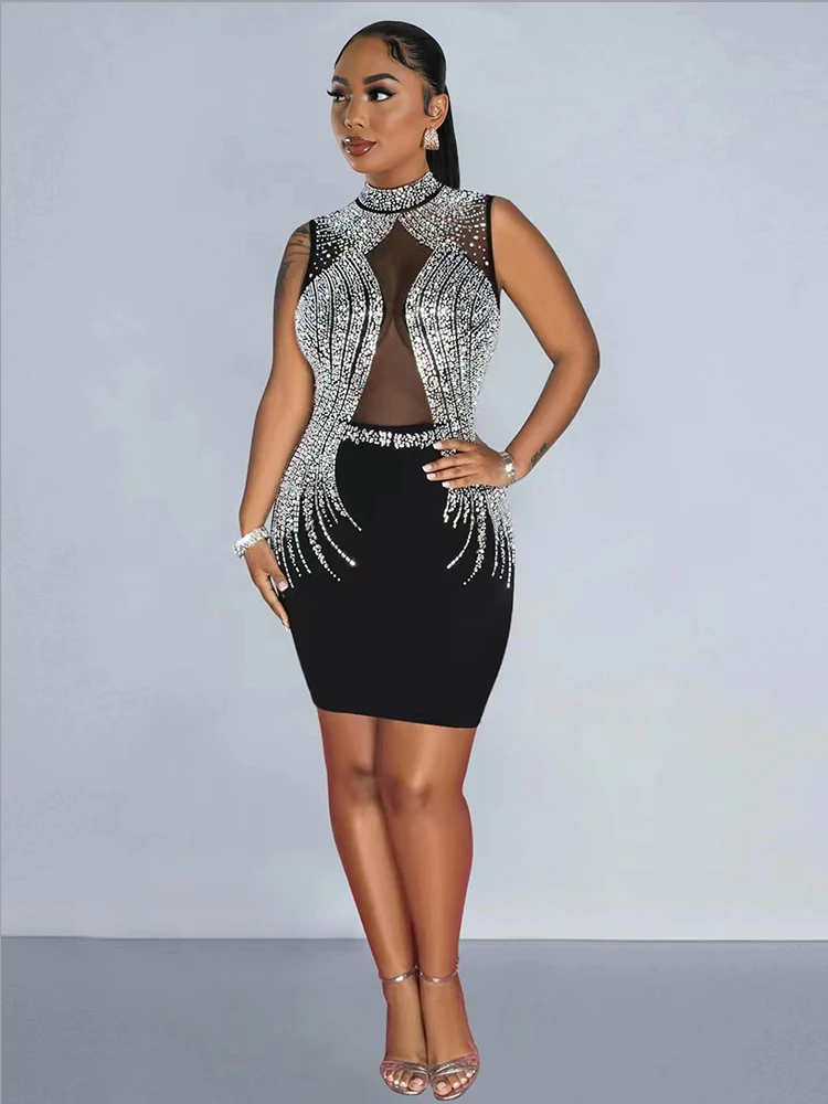 Женское вечернее платье без рукавов с круглым вырезом и блестками
